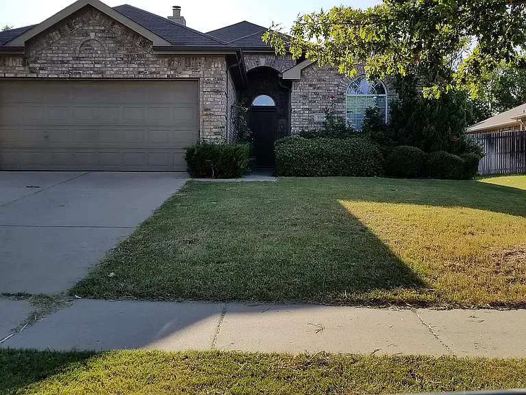 806 Bens Dr — Photo 1