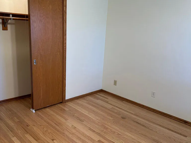 505 E Henry Clay St #204 — Photo 7