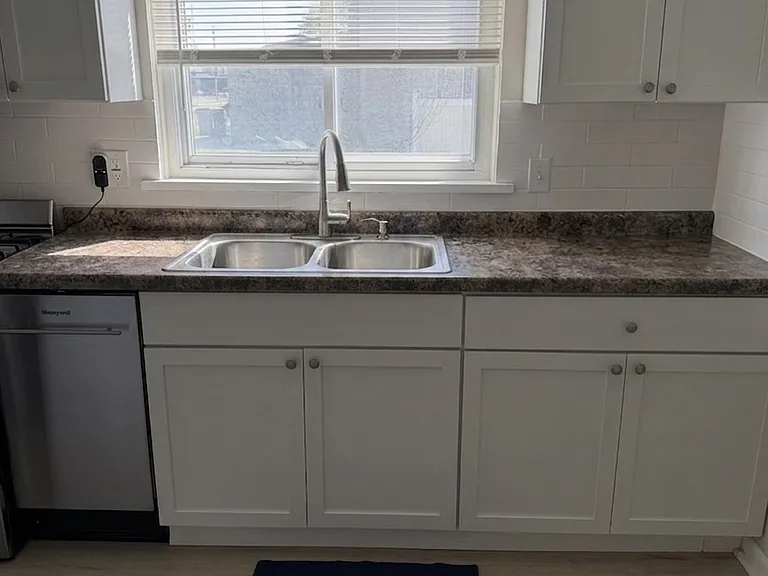 1644 E Woodruff Ave — Photo 17