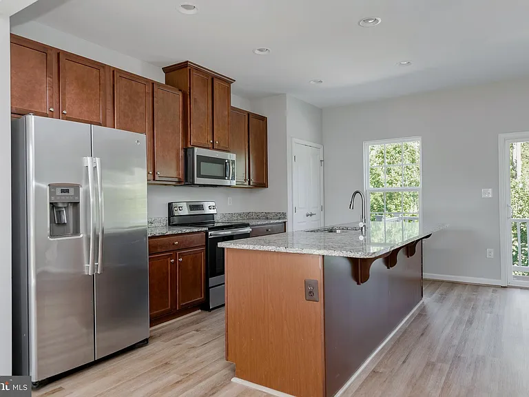 8647 Rosecrans Ln — Photo 9