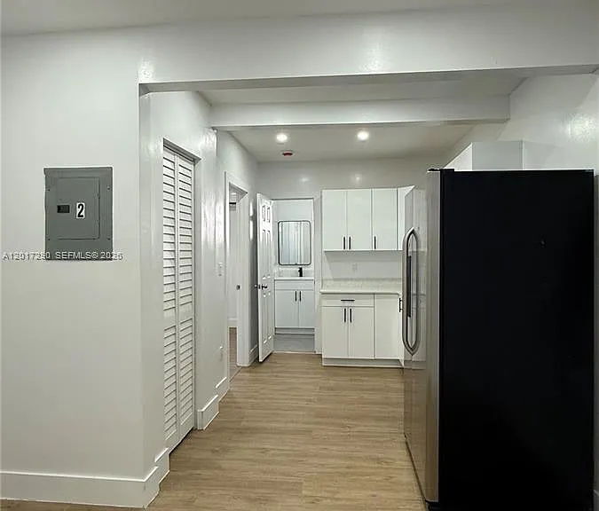 211 SW 10th Ave #2 — Photo 3