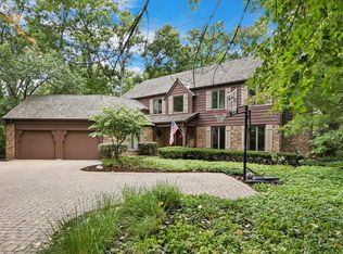 230 Pembroke Dr, Lake Forest, IL 60045