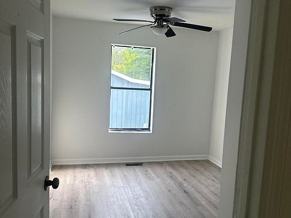 4th image of 1380 Wilson Ave SE