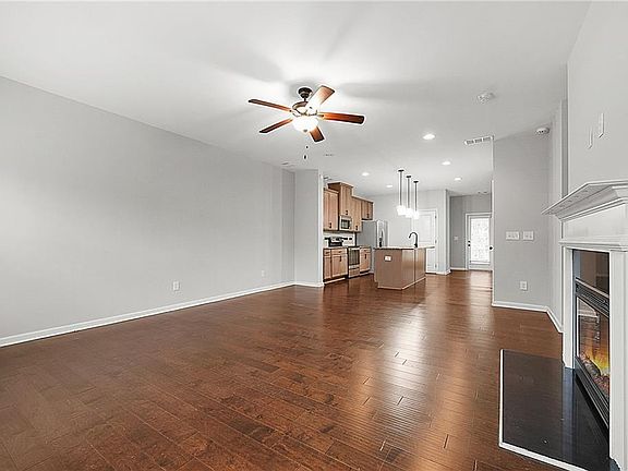 3rd image of 841 Ambient Way SW