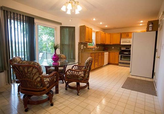 5th image of 725 Prism Valley Dr