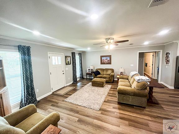 4th image of 70 Rock Creek Cir