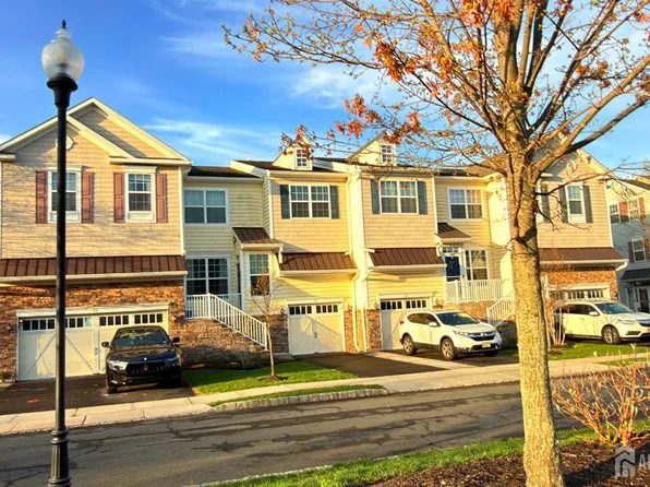 32 Morris Ln, Cranbury, NJ 08512