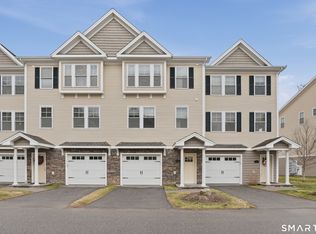 3 Village Crossing ##3, East Lyme, CT 06333