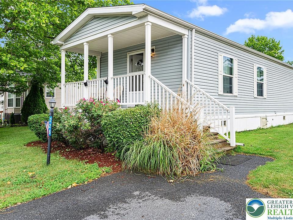 1st image of 226 Greenbriar Dr S