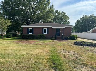 1116 Cornelia Cir, Greenwood, SC 29646