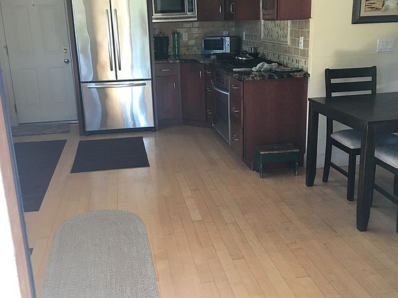 Enter Kitchen, side