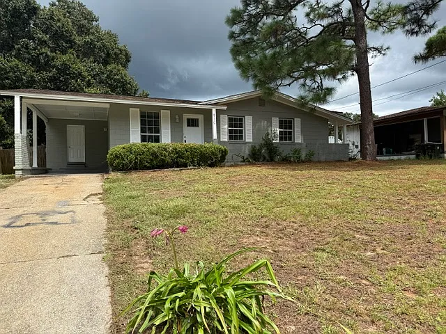 4 bed, 2.5 bath, 1372 sqft, $1,850 — Photo 1