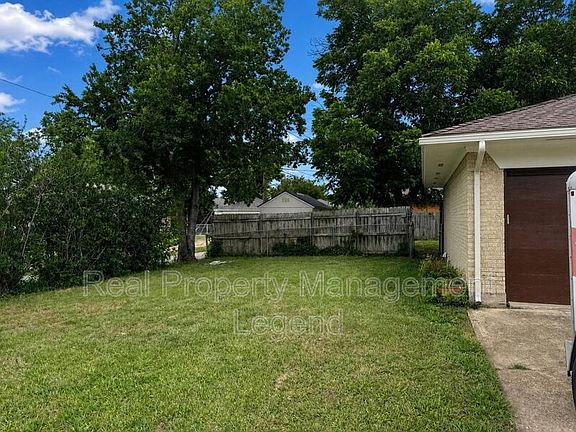 2nd image of 409 La Salle Dr