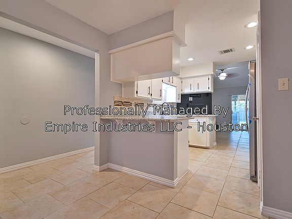 2nd image of 814 Cascade Creek Dr
