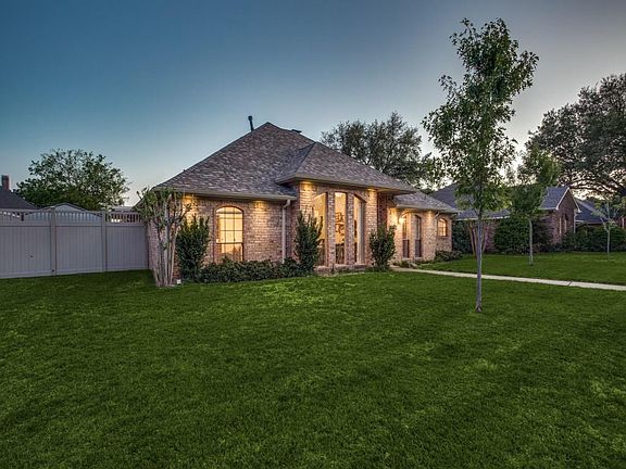 2nd image of 4020 Mesa Dr