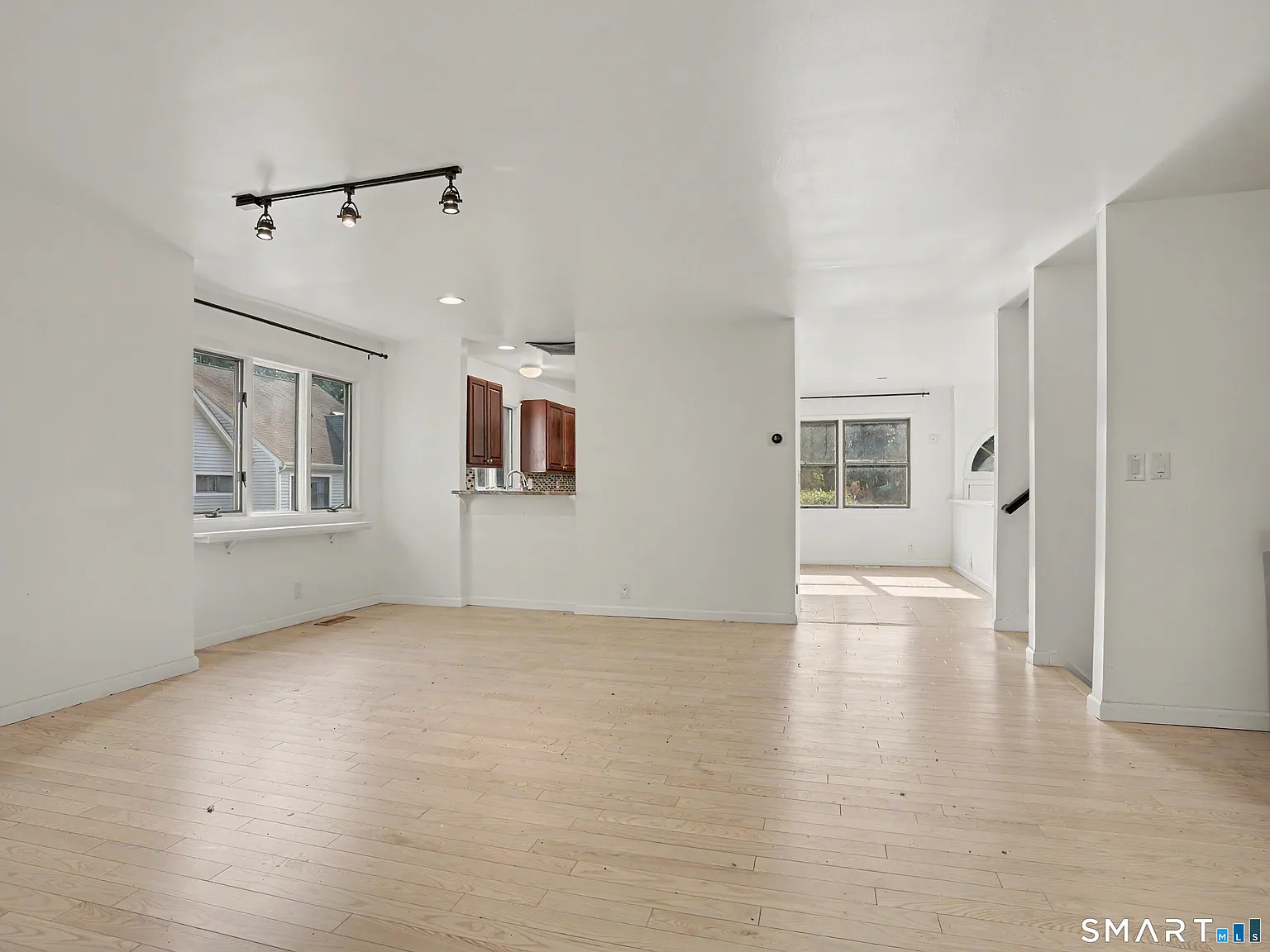 2 bed, 3.5 bath, 2354 sqft, $5,950 — Photo 4