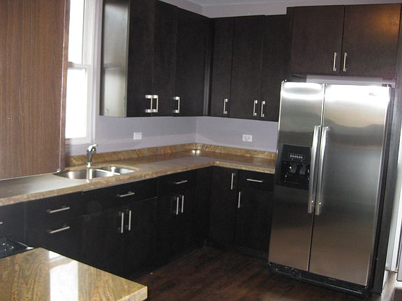 3rd image of 5501 W. Farragut Ave. #3