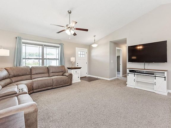 4th image of 120 Ella Rose Dr