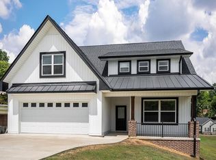 733 Jackson Ave, Carthage, TN 37030