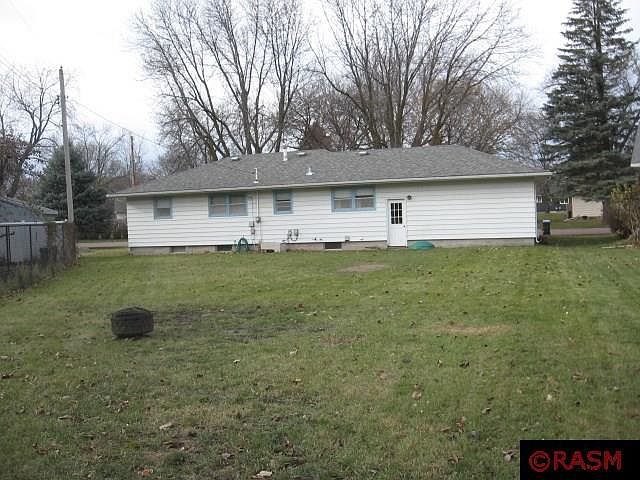 2nd image of 105 N Manitou Dr