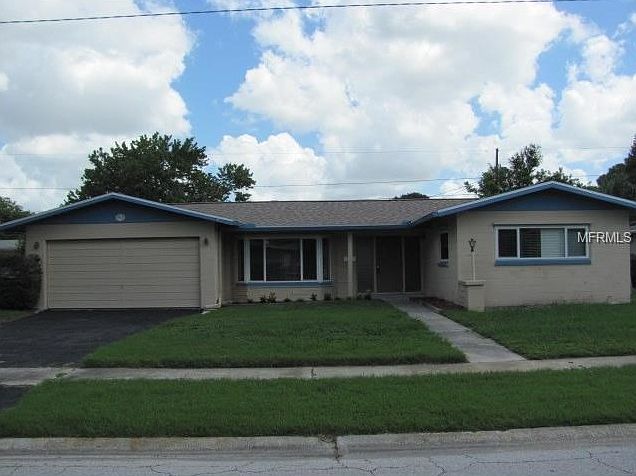 1st image of 5915 29th Ave N
