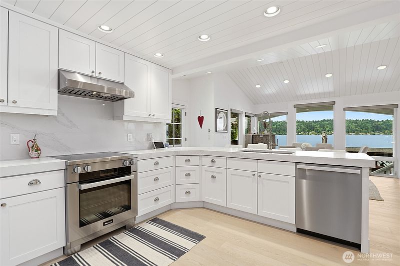 4th image of 5021 Lakehurst Lane