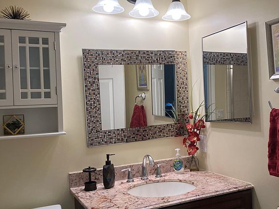 4th image of 9222 Wedgewood Ln #9222