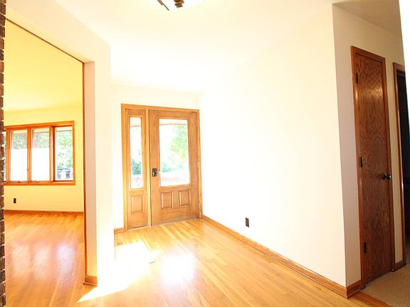 3rd image of 8254 NW Oakwood Dr