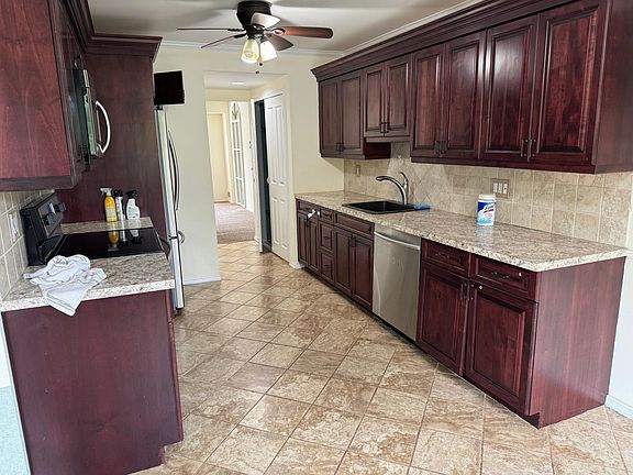 5th image of 261 Pond View Ln #261