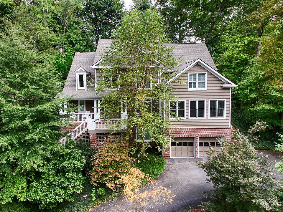 1st image of 4048 Hiawatha Dr
