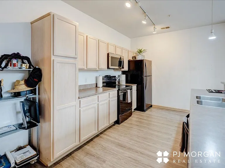 312 S 16th St #201 — Photo 12