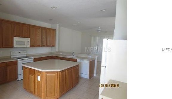 4th image of 1129 Venetian Harbor Dr NE