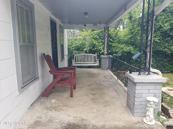 4th image of 118 W Moody Ave