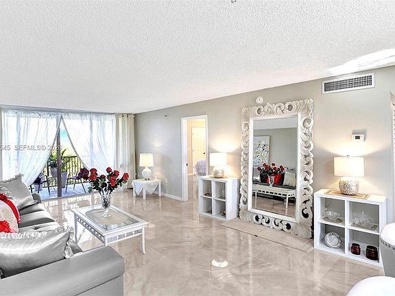 3rd image of 3940 Inverrary Blvd APT 703A