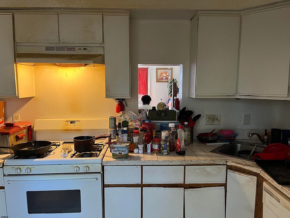 2nd image of 35 Orchard Dr #35