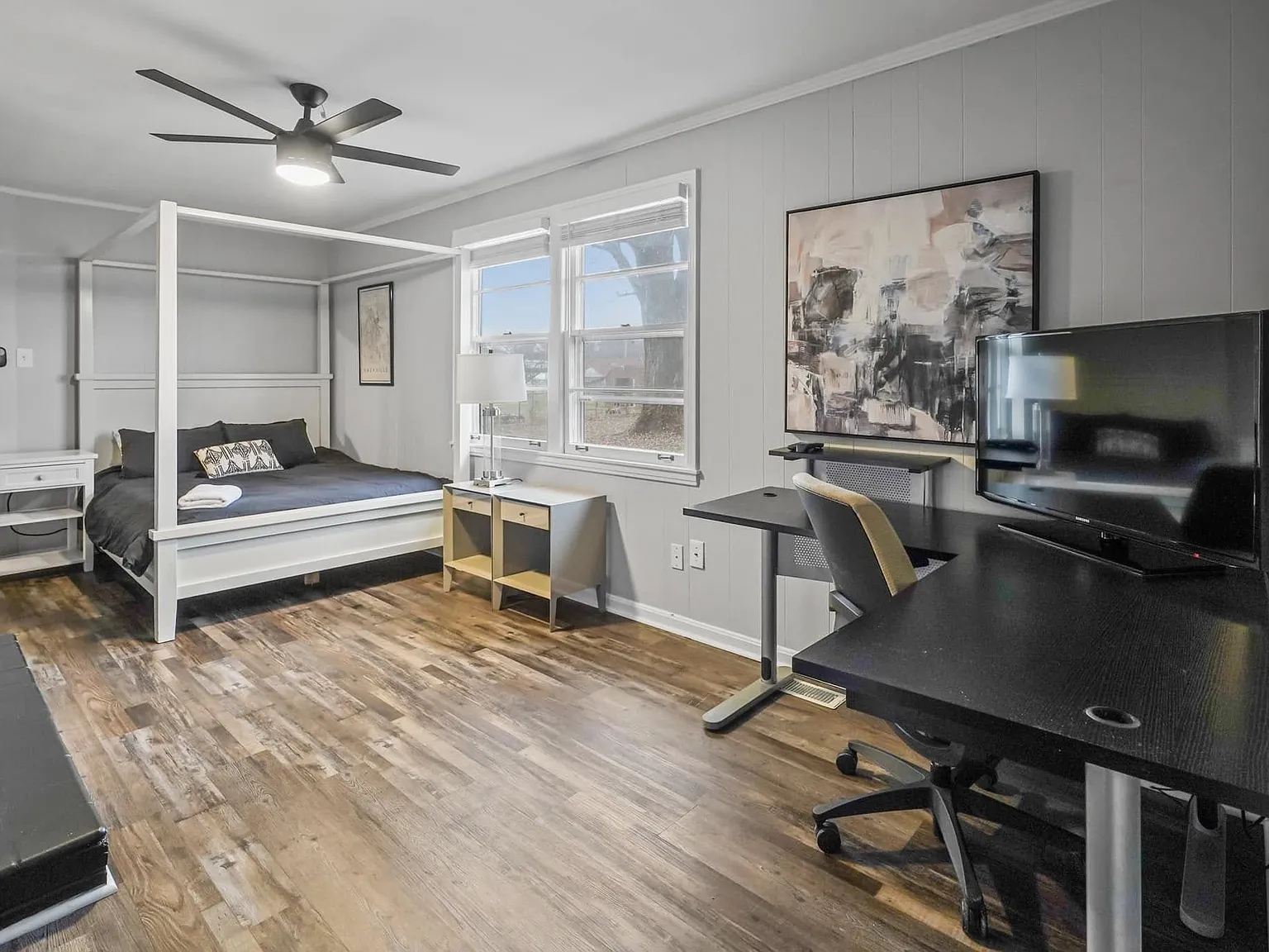 3 bed, 1.0 bath, 1185 sqft, $3,150 — Photo 3