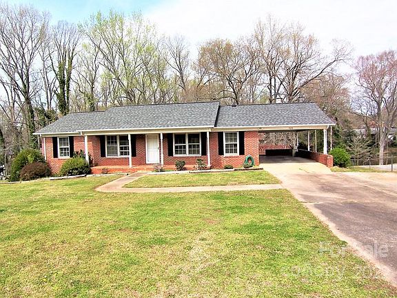 3rd image of 920 Surry Dr