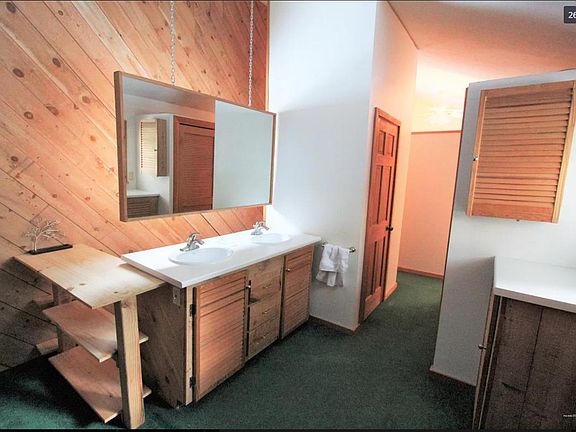2nd Floor Bathroom