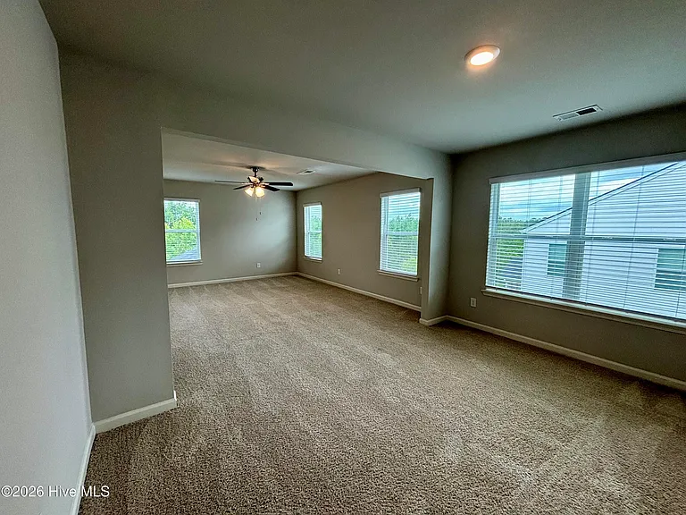 240 Callahan Dr — Photo 21