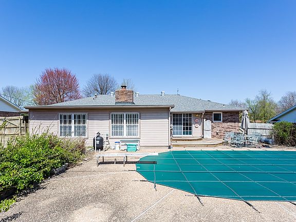 3rd image of 2210 W Olrich St
