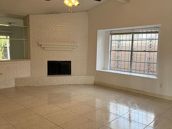 2nd image of 109 E Esperanza Ave