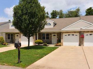 226 Cambria Hill Dr, Tarentum, PA 15084