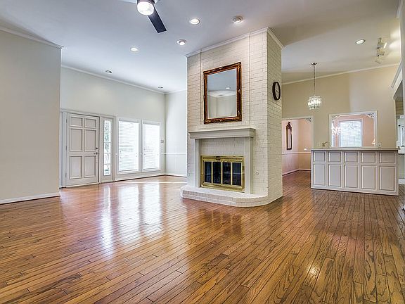 Gas fireplace, wet bar