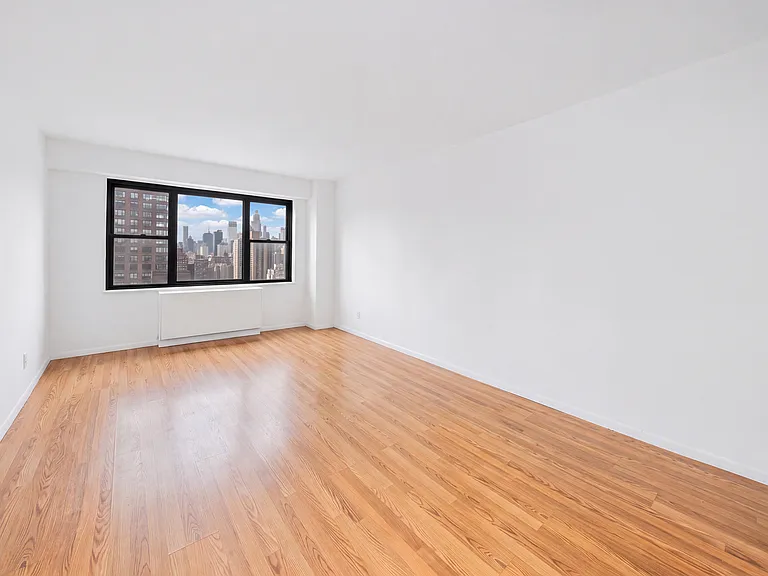 345 E 80th St #27H — Photo 4