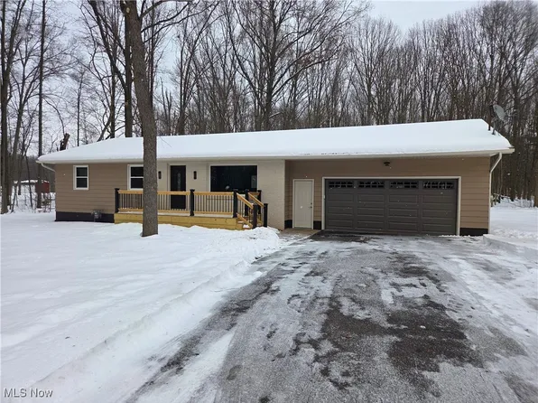 1075 NE River Rd, Lake Milton, OH 44429