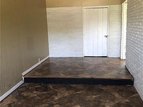 3rd image of 4002 Lincoln Cir