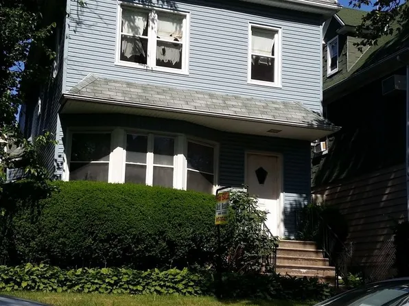 710 E 3rd St, Brooklyn, NY 11218