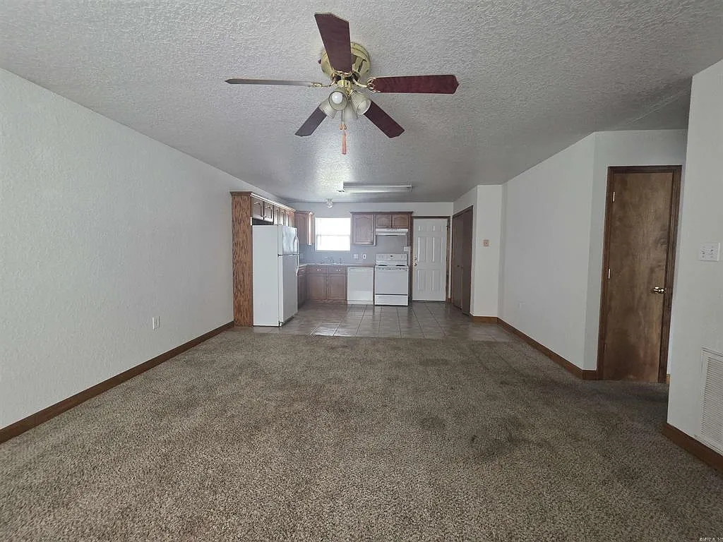 Building Photo - 1310 N Main St #3