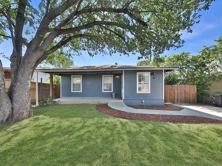144 Alicia Ave — Photo 2