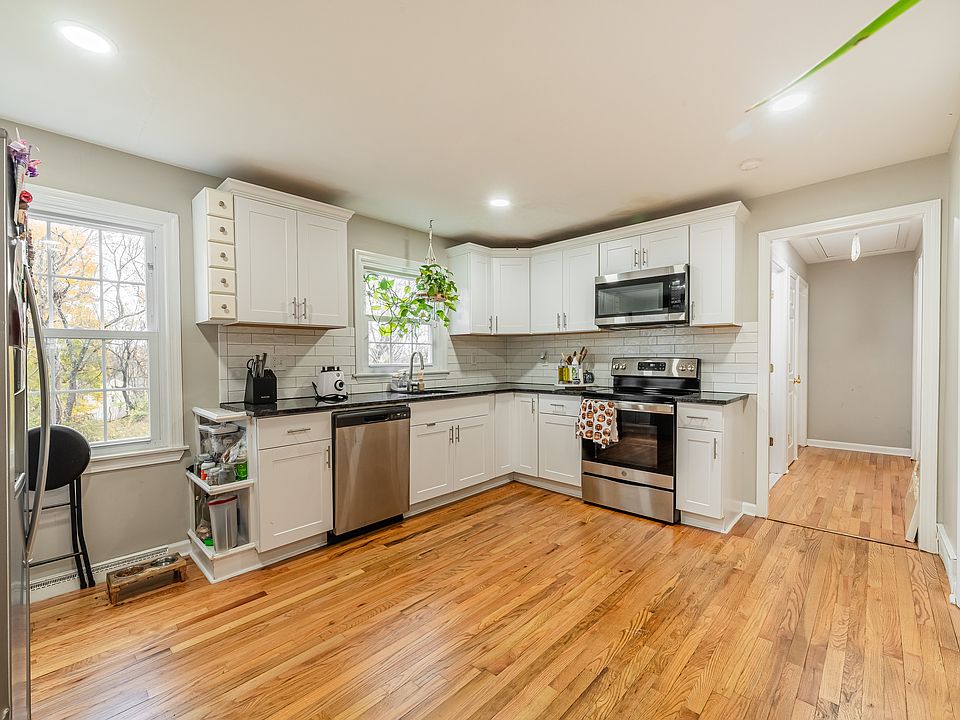 1st image of 1172 Wintergreen Avenue